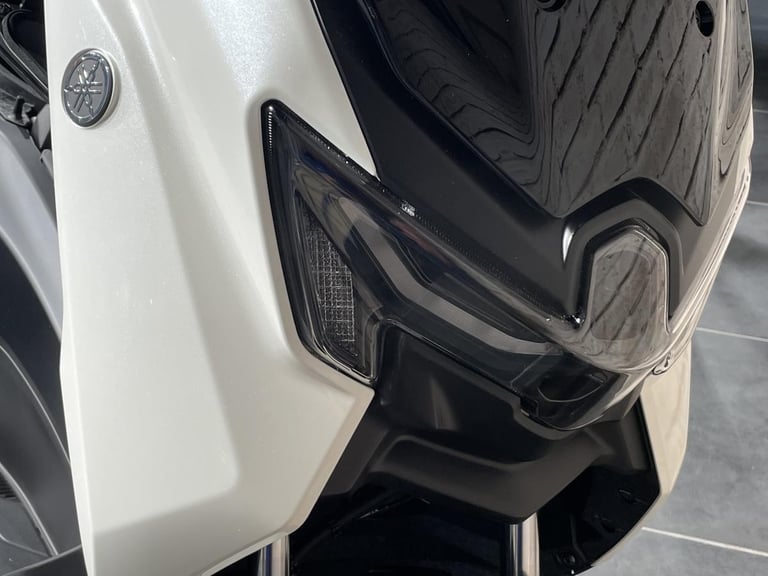 YAMAHA NMAX 125 2025 MODEL IN MILKY WHITE - IN STOCK AVAILABLE NOW !