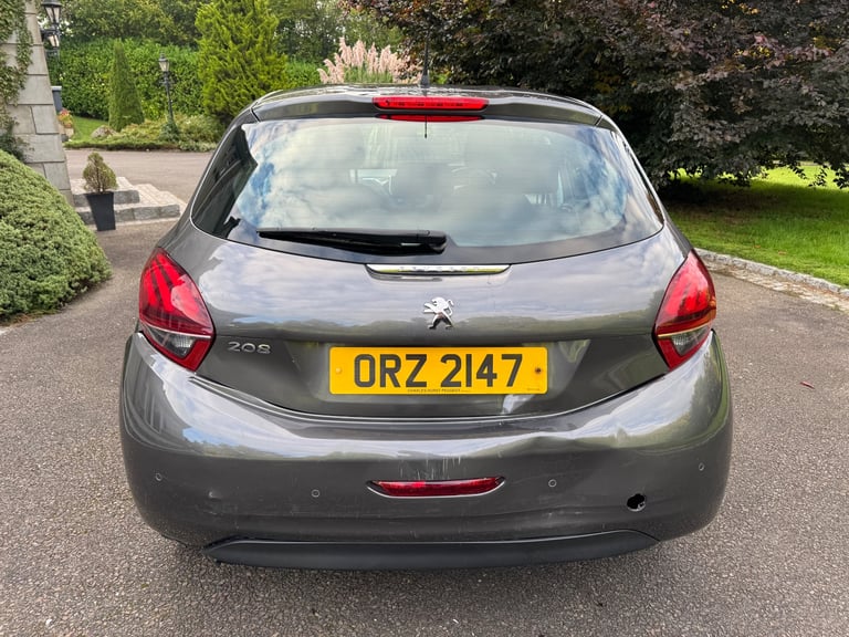 2018 Peugeot 208 1.2 PureTech Signature 5dr -  damaged repairable 