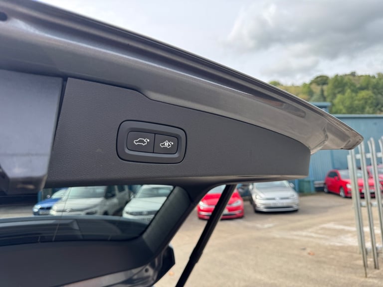 2019 Volvo V60 2.0 D4 Momentum Pro Estate 5dr Diesel Auto Euro 6 (s/s) (190 ps)