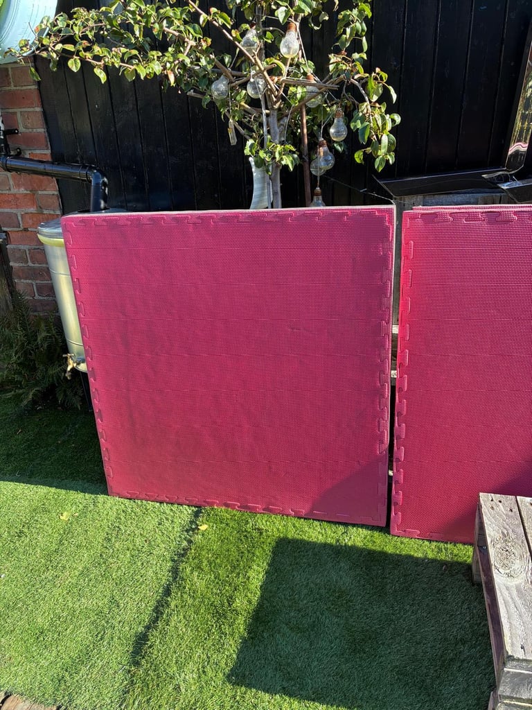Large gymnastics/ interlocking gym mats - price for 1. Just over 1m sq