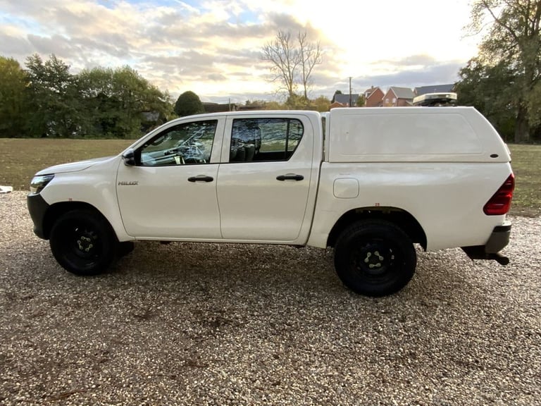 2019 Toyota Hilux 2.4 D-4D Active Pickup Double Cab 4dr Diesel Manual 4WD Euro 6 (3.5t) (150  PIC...