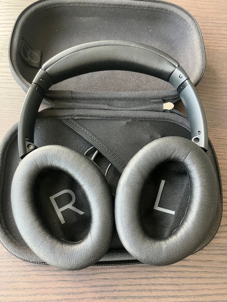Bose QuietComfort 45 QC45 Noise Cancelling Wireless Over-Ear Headphones - Black