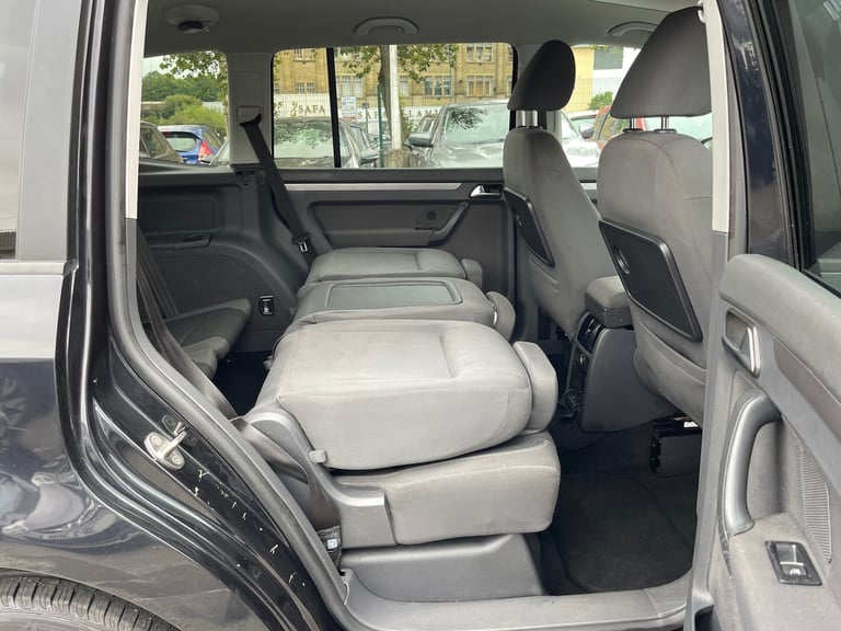 2011 Volkswagen Touran 1.6 TDI 105 SE 5dr DSG MPV Diesel Automatic