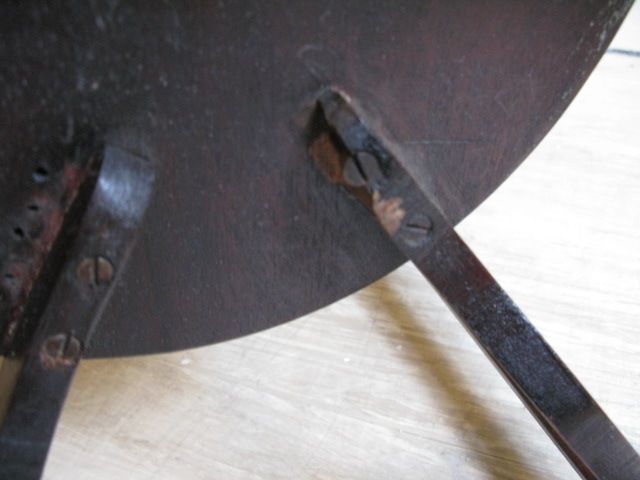 Art Deco Vintage Round Table