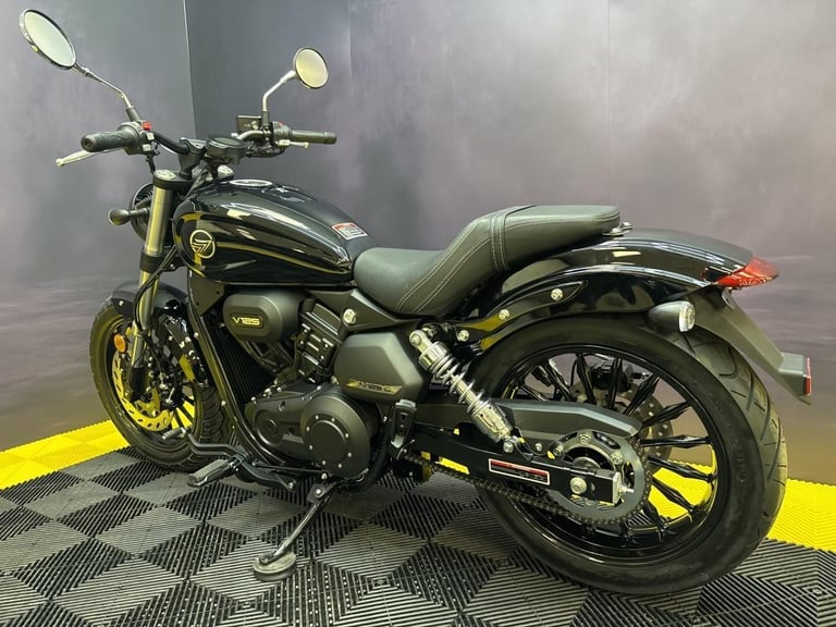 Keeway RK V125C 125cc V-Twin Learner Legal Custom Cruiser