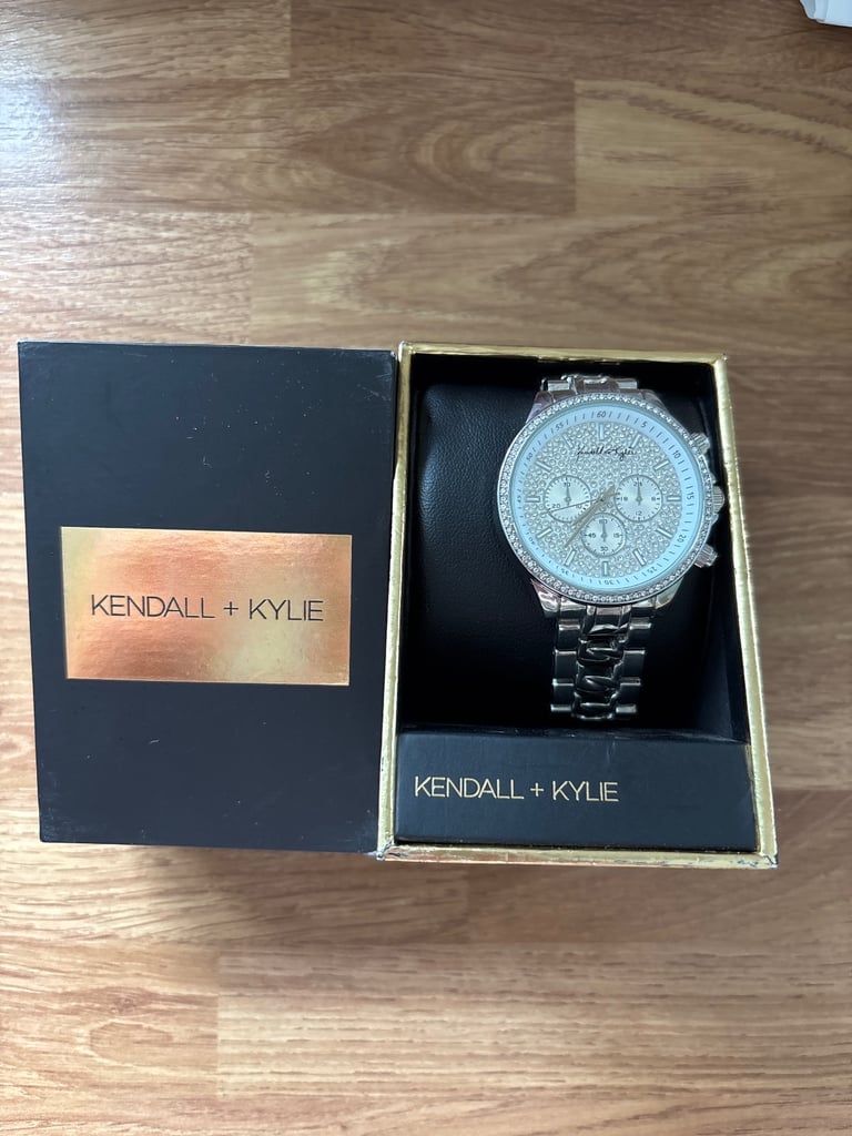 BRAND NEW WOMENS WATCH £5 BARGAIN