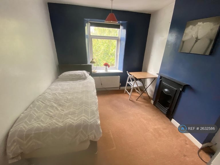 4 bedroom house in Railway Cottages, Kimberley, Nottingham, NG16 (4 bed) (#2632586)