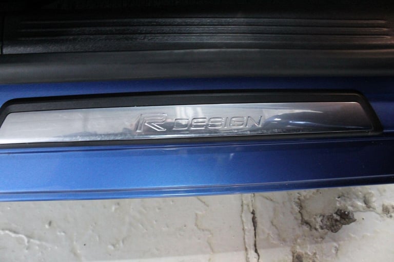 2016 Volvo V40 1.5 T2 R-Design Pro Auto Euro 6 (s/s) 5dr HATCHBACK Petrol Automatic