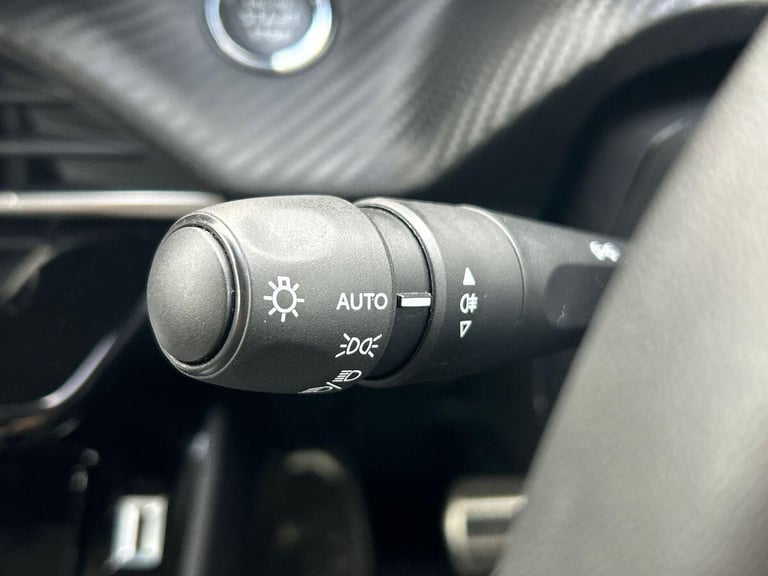 2023 Peugeot 208 1.2 PureTech Allure Premium + Hatchback 5dr Petrol EAT Euro 6 (s/s) (130 ps Hatc...