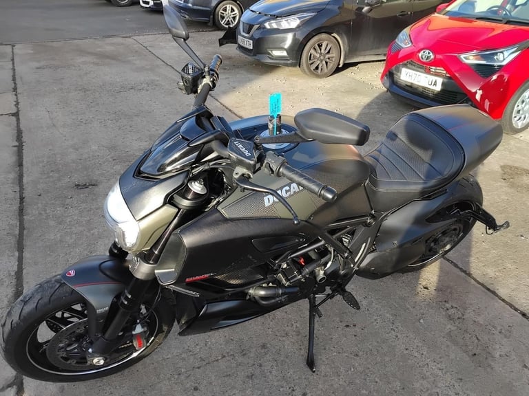 2016 66 DUCATI DIAVEL CARBON CLEAN PERFORMANCE CRUISER 1198 NEW MOT HPI CLEAR