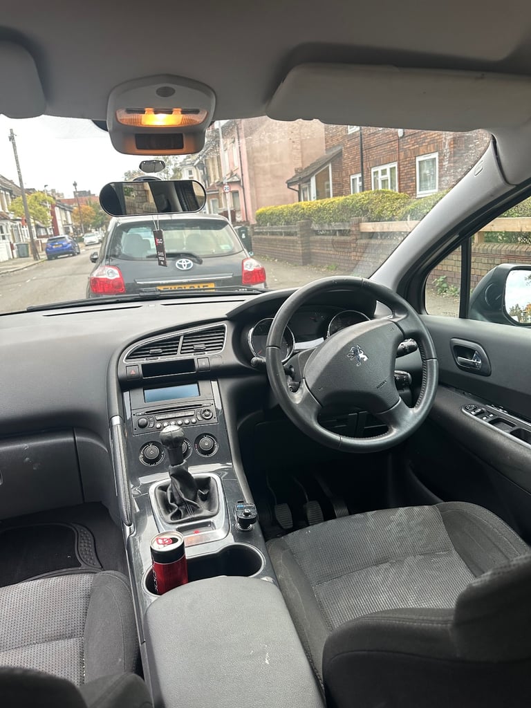 Peugeot, 3008, Hatchback, 2010, Manual, 1598 (cc), 5 doors