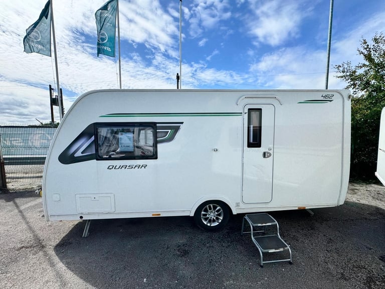 LUNAR QUASAR 462 2019 MODEL 2 BERTH REAR WASHROOM TOURING CARAVAN