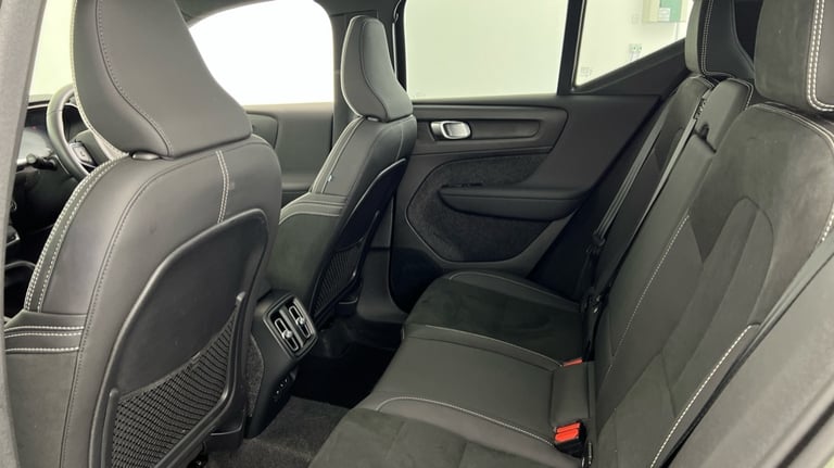 2025 Volvo XC40 Ultra, B4 Mild hybrid, Petrol, Dark Estate Petrol Automatic