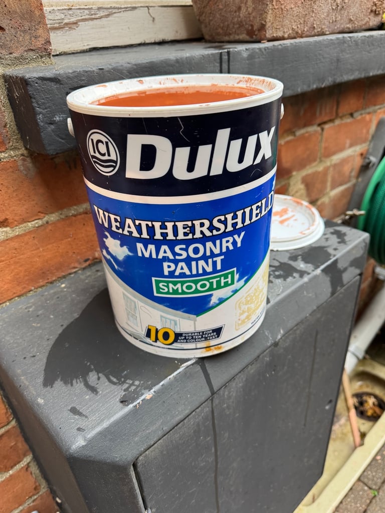 Dulux weather shield masonry paint.