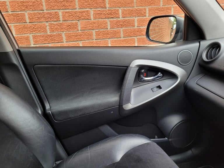 2012 Toyota RAV4 2.2 D-4D XT-R 5dr ESTATE DIESEL Manual