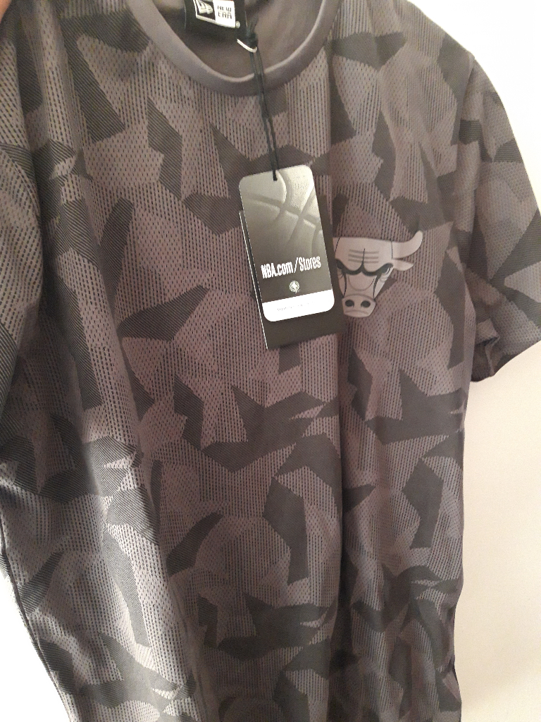 Brand new never worn NBA chicago bulls shirt