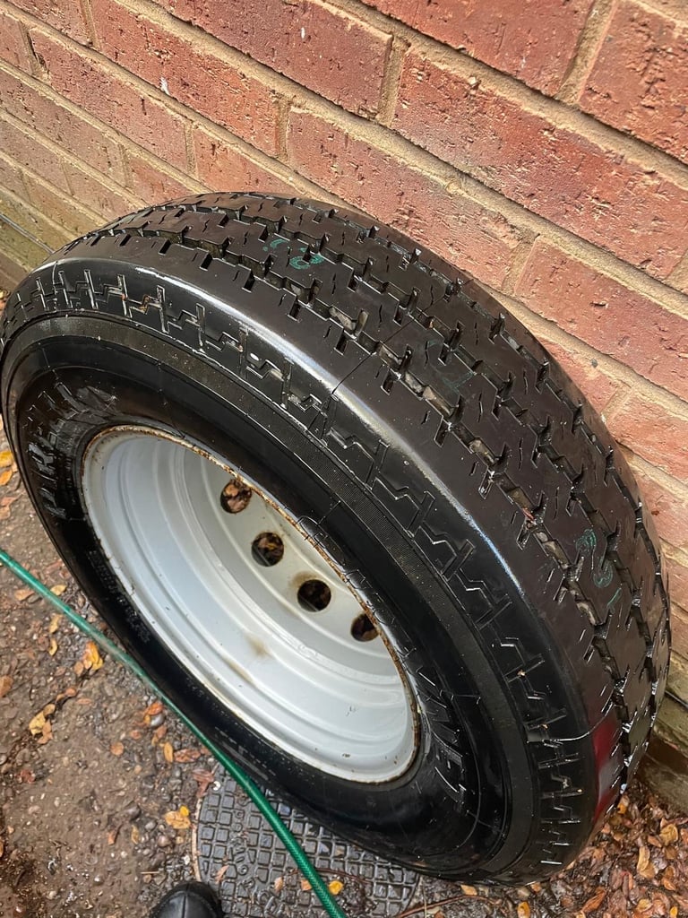 PIRELI TYRE WITH ALLOY