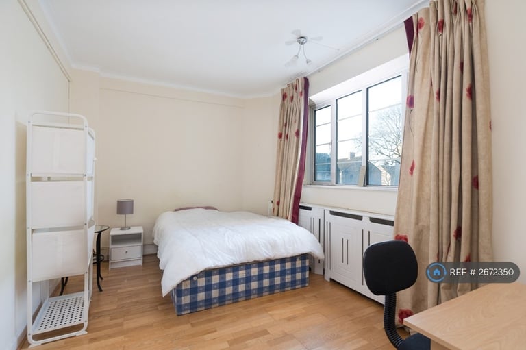 4 bedroom house in Imperial Square, London, SW6 (4 bed) (#2672350)