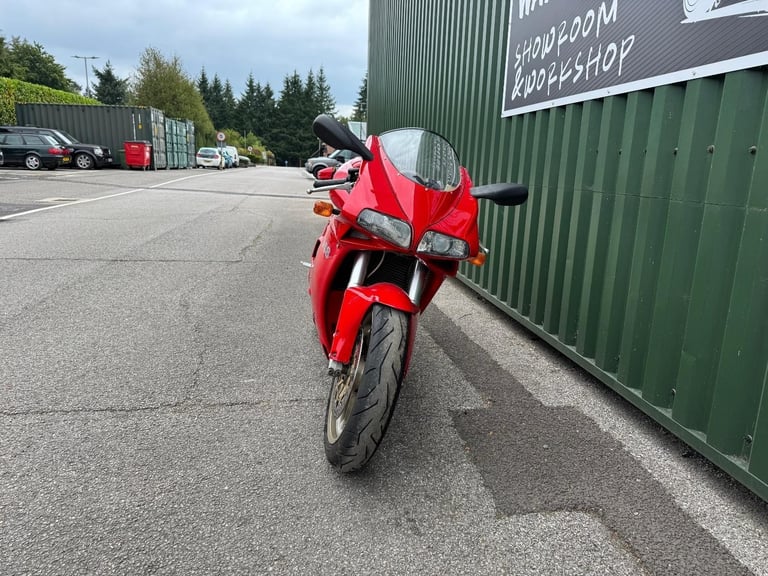 Ducati 748 BP Red 2000 Model 11000 miles Excellent History Belts Changed Termis