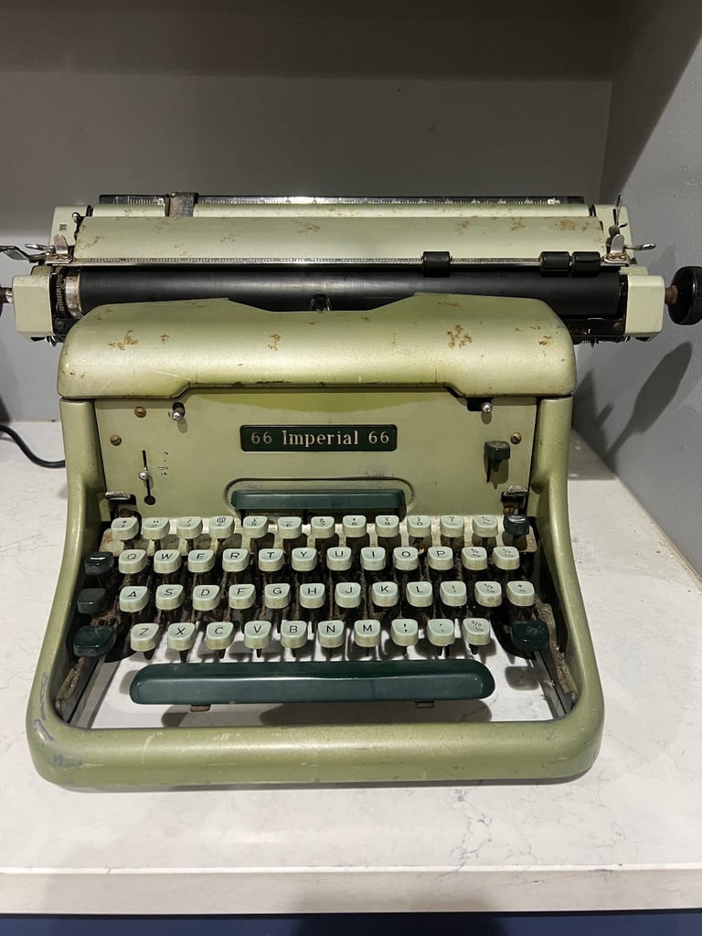 Vintage imperial 66 typewriter. 