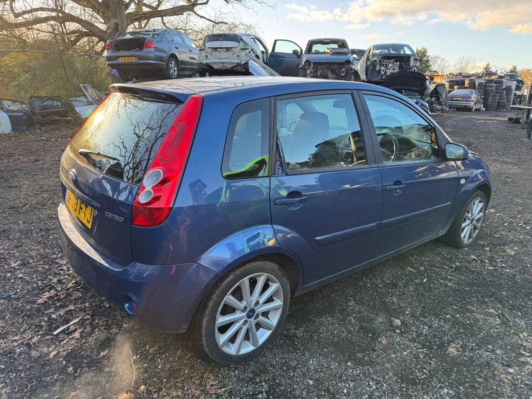 Ford fiesta mk6 1.4 2008 blue BREAKING FOR PARTS 