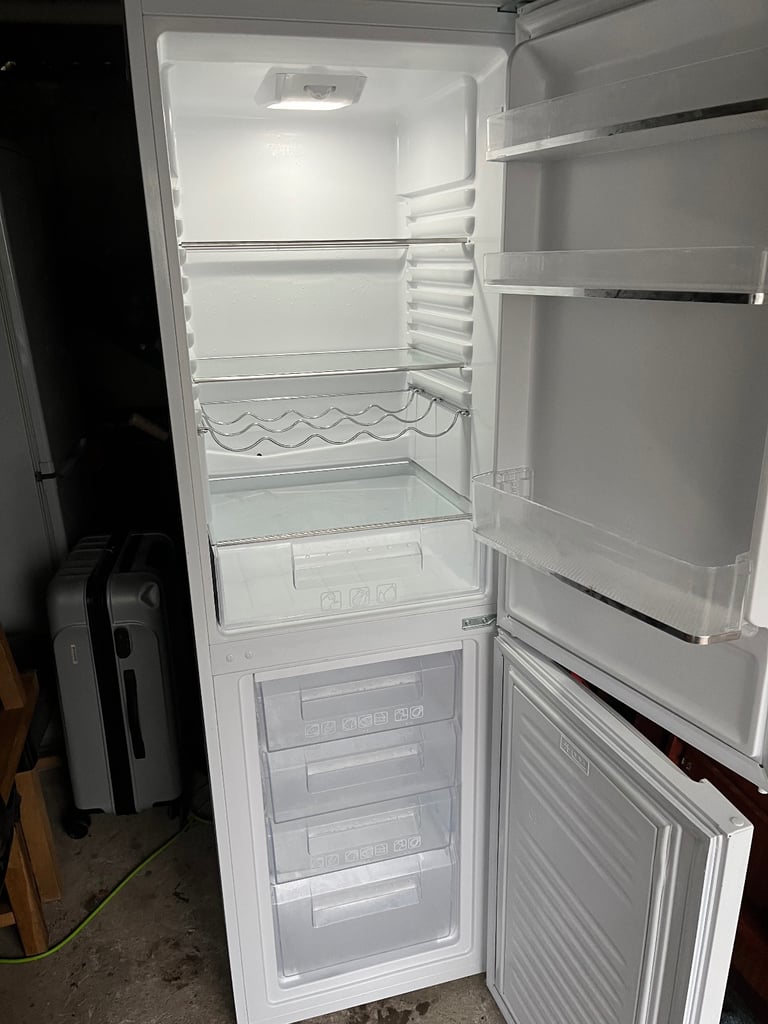 Fridge freezer - polar white 
