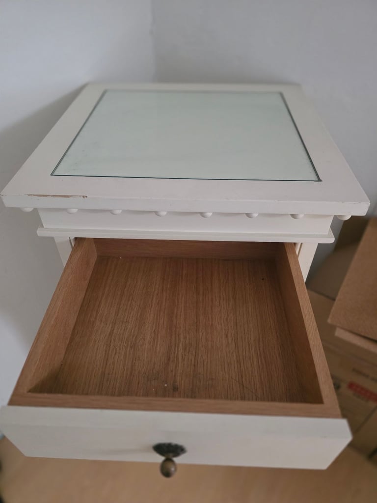 Scabby Chic Mini Cupboard