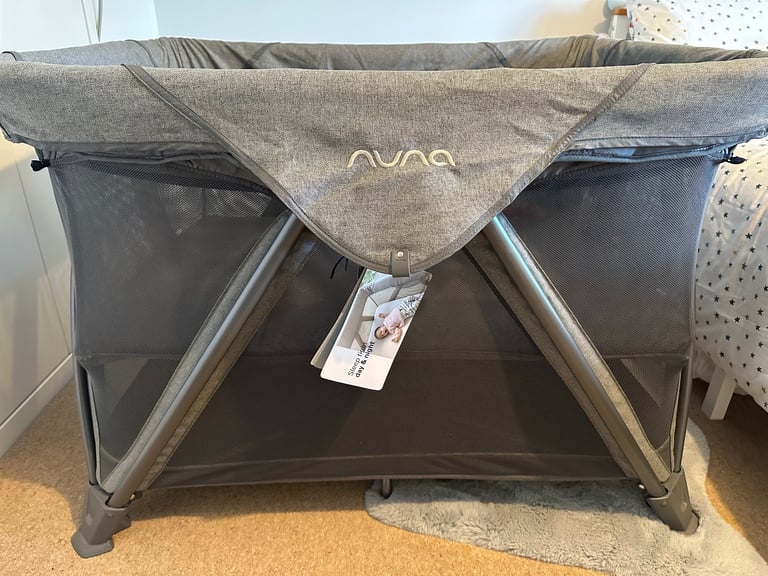 Nuna Travel Cot  - grey - With Baby Bassinet in excellent condition! 
