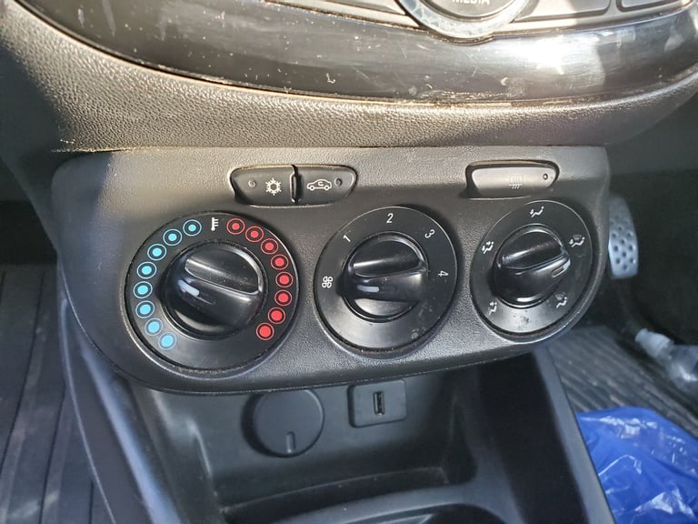 BREAKING : VAUXHALL CORSA E (2015-19)	1.3d	colour:	Z176 , engine:	LKU / B13DTR