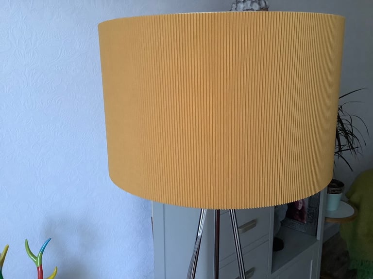 Floor lamp