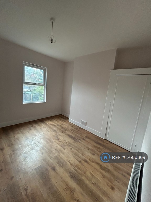 4 bedroom house in Carisbrooke Road, London, E17 (4 bed) (#2660369)