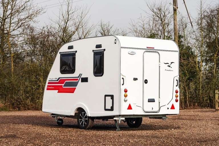 Freedom Wayfarer Quad - Small family caravan for four with bathroom