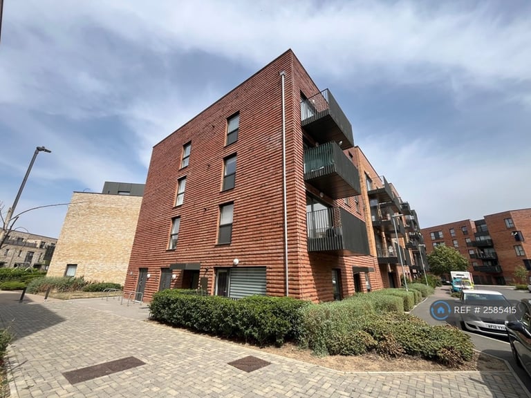 2 bedroom flat in Fowler Avenue, Trumpington, Cambridge, CB2 (2 bed) (#2585415)