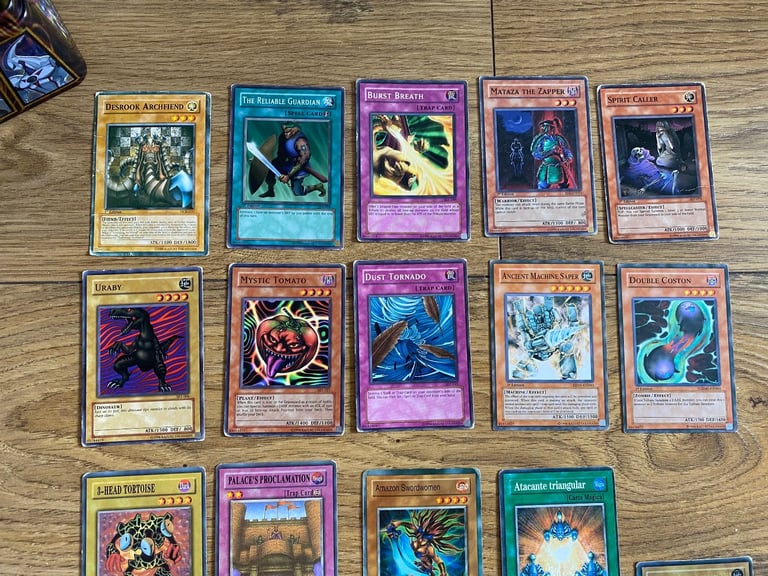 Yu-Gi-Oh 25th Anniversary Tin Duelling Heroes 2020 Storage Collectors tin + 19 CARDS