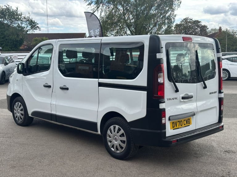 Renault Trafic SL28 ENERGY dCi 120 Business 9 Seater Diesel