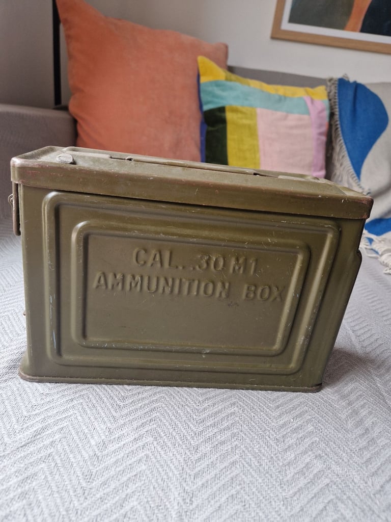 COLLECTORS historical WW2 Ammo Military Case 