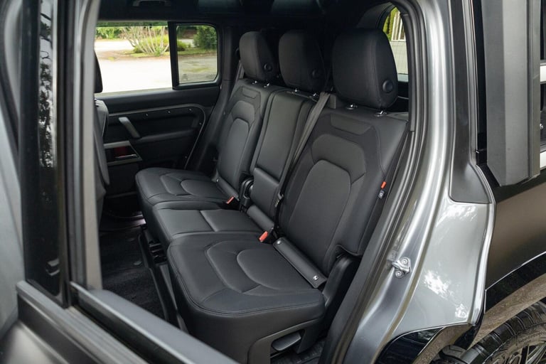 2023 Land Rover Defender 3.0 D300 X-Dynamic HSE 110 5dr Auto [7 Seat] ESTATE DIESEL Automatic