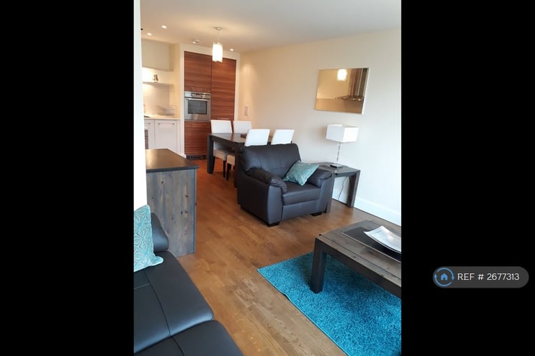 1 bedroom flat in Falcon Drive, Cardiff, CF10 (1 bed) (#2677313)