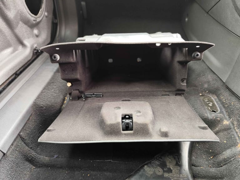 Ford Mondeo  Dashboard Glove Box Compartment 7S71A06010DJ £10