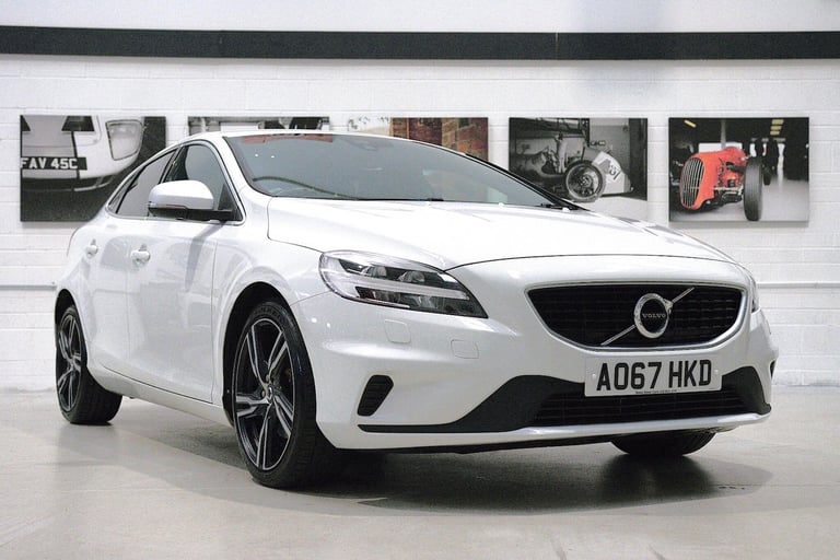 image for 2017 Volvo V40 2.0 T2 R-Design Nav Plus Euro 6 (s/s) 5dr HATCHBACK Petrol Manual