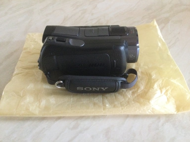 SONY HDR-SR12E 120GB 10.2MP DIGITAL HD HANDYCAM CAMCORDER - BRAND NEW!
