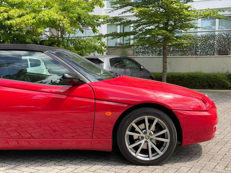 2005 Alfa Romeo Spider 2.0 JTS Lusso 2dr CONVERTIBLE Petrol Manual
