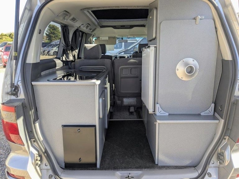 2004 TOYOTA ALPHARD CAMPERVAN