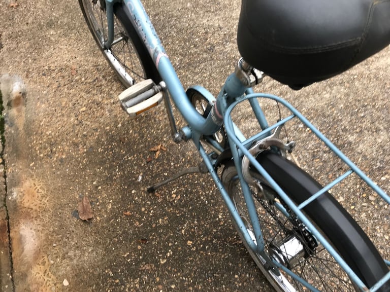 MAN OR LADYS BIKE RETRO SHABBY CHIC 20in wheels 3 gears  serviced  £70
