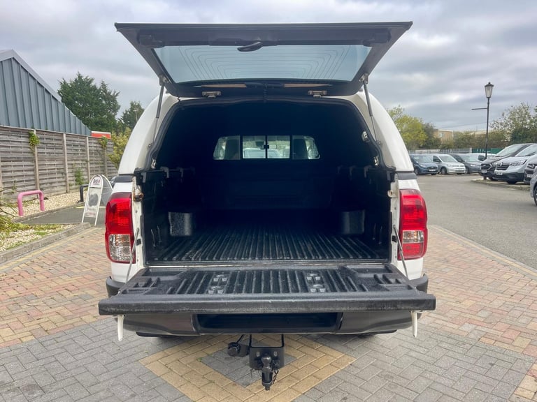 Toyota Hilux D-4D 150 ACTIVE 4WD SINGLE CAB WITH TRUCKMAN TOP