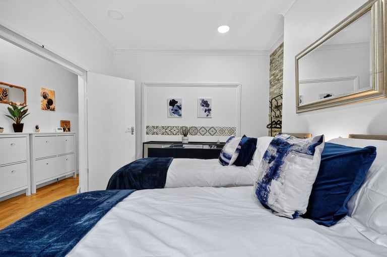 36 Nevile Rd - 4-BR House with Free Street Parking and Wi-Fi