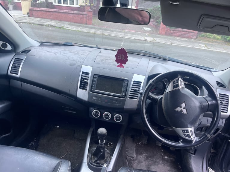 Mitsubishi, OUTLANDER, Estate, 2010, Manual, 2179 (cc), 5 doors