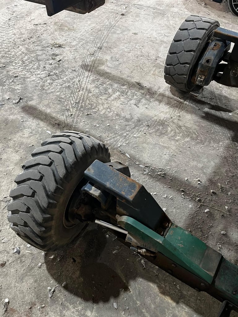 2015 MOFFETT M4 25.4 
