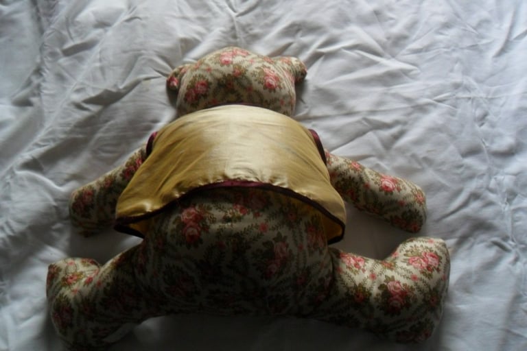 GREAT BEAR HAND STITCHED RED EYES 32 cm high