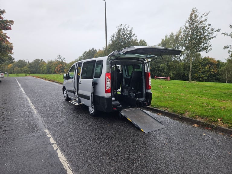 14/ reg citroen dispatch 2.0 hdi lwb 7seats plus wheelchairs minibus vivaro trafic vito custom